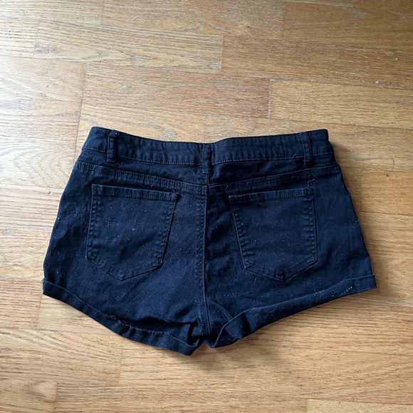 U2B Black shorts - Picture 5 of 6